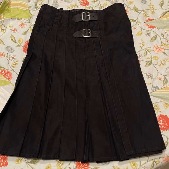 Versatta Black Kilt Skirt - Picture 11 of 15